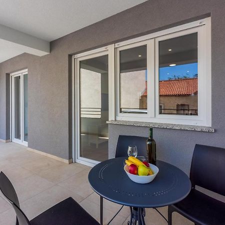 Luxury Apartments Lovorka 1 & 2**** Selce Esterno foto