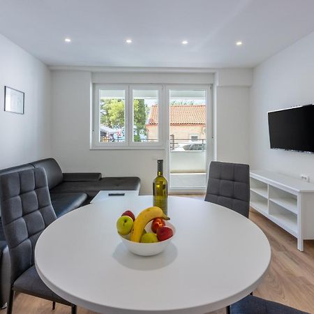Luxury Apartments Lovorka 1 & 2**** Selce Esterno foto