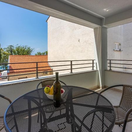 Luxury Apartments Lovorka 1 & 2**** Selce Esterno foto
