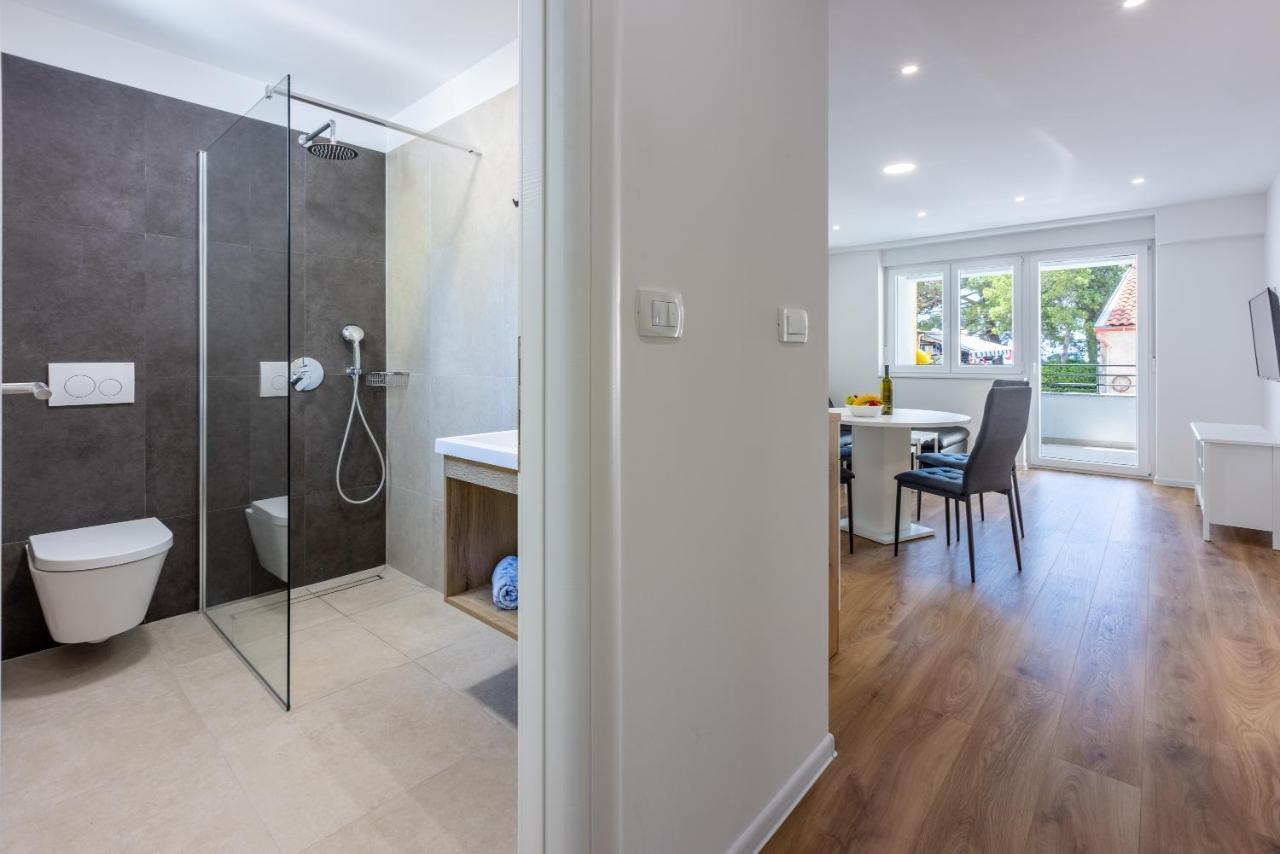Luxury Apartments Lovorka 1 & 2**** Selce Esterno foto