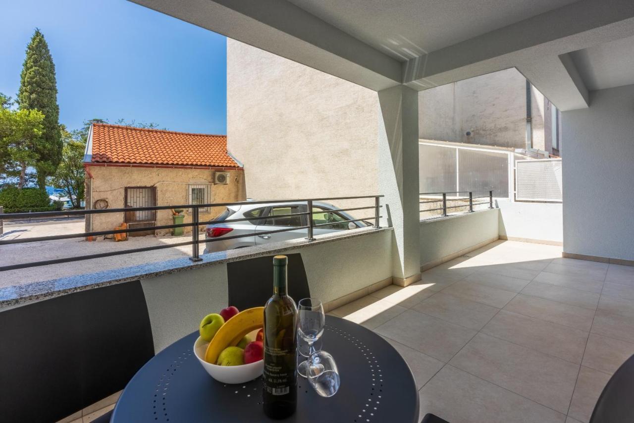 Luxury Apartments Lovorka 1 & 2**** Selce Esterno foto