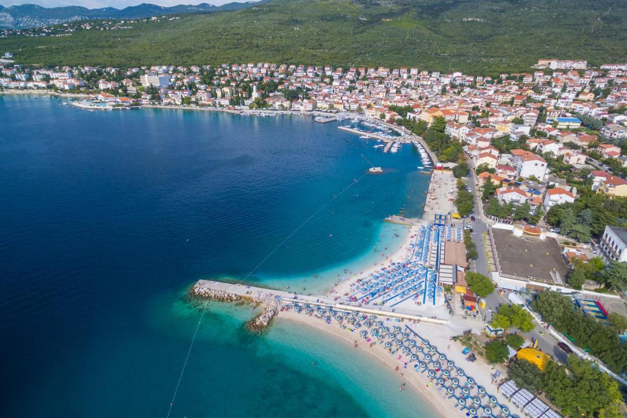 Luxury Apartments Lovorka 1 & 2**** Selce Esterno foto